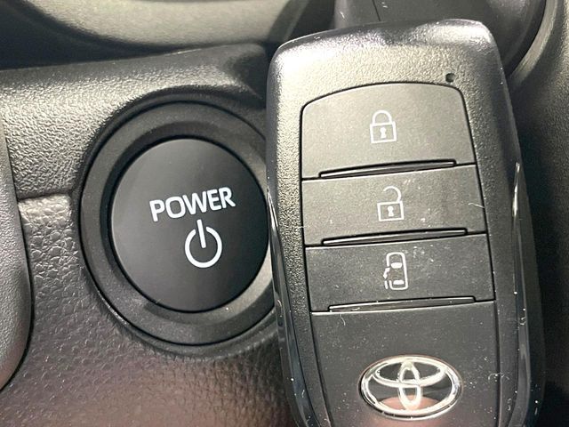 TOYOTA SIENTA HYBRID 2025