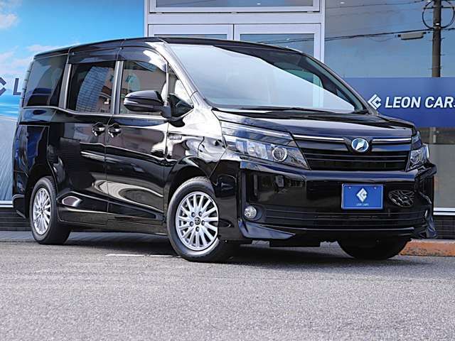 TOYOTA VOXY HYBRID 2014