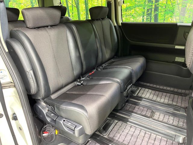 NISSAN ELGRAND  4WD 2006