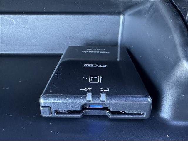 TOYOTA ESQUIRE HYBRID 2019