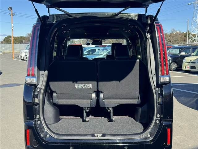 TOYOTA ESQUIRE HYBRID 2019