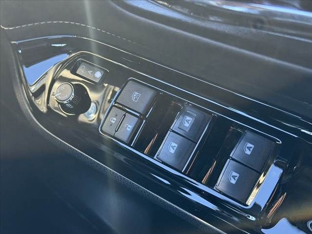 TOYOTA ESQUIRE HYBRID 2019