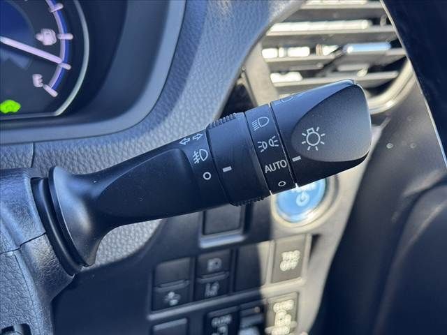 TOYOTA ESQUIRE HYBRID 2019