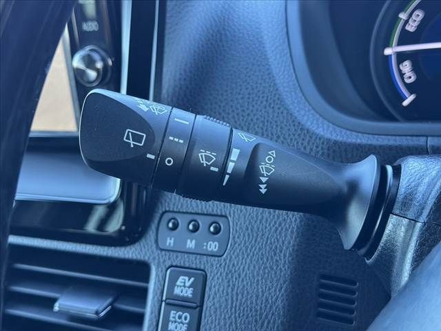 TOYOTA ESQUIRE HYBRID 2019