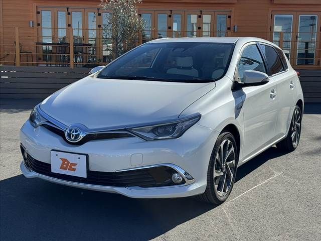 TOYOTA AURIS HYBRID 2016