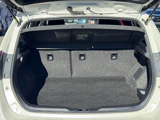 TOYOTA AURIS HYBRID 2016