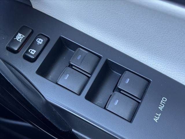 TOYOTA AURIS HYBRID 2016