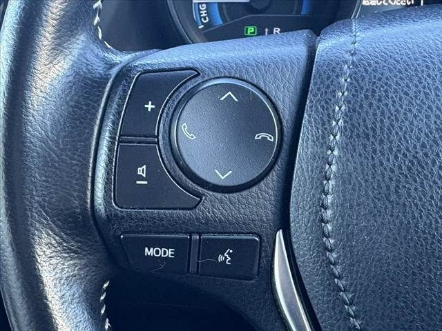 TOYOTA AURIS HYBRID 2016