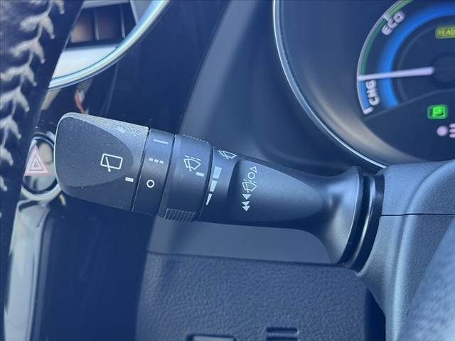 TOYOTA AURIS HYBRID 2016