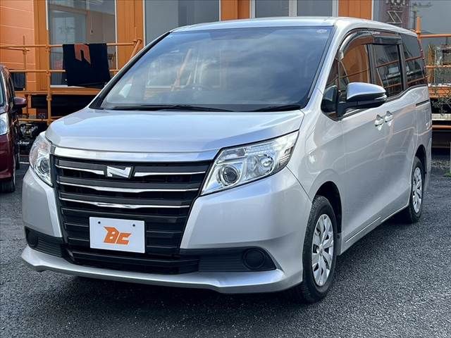 TOYOTA NOAH 2017