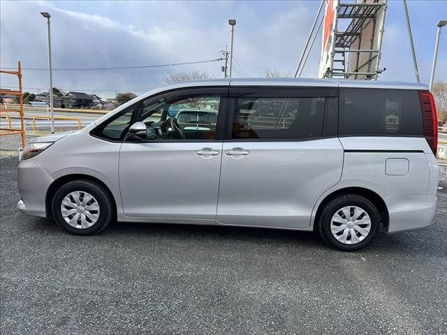 TOYOTA NOAH 2017