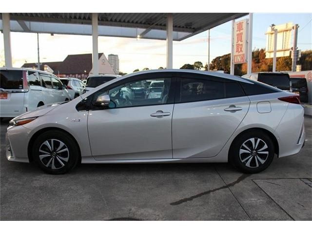 TOYOTA PRIUS PHV 2017