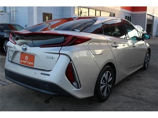 TOYOTA PRIUS PHV 2017