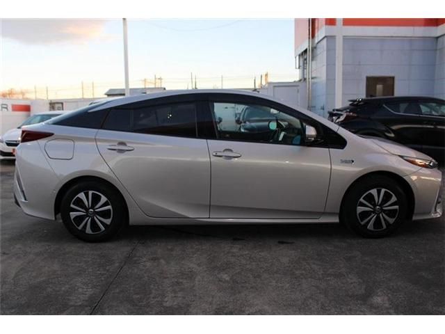 TOYOTA PRIUS PHV 2017