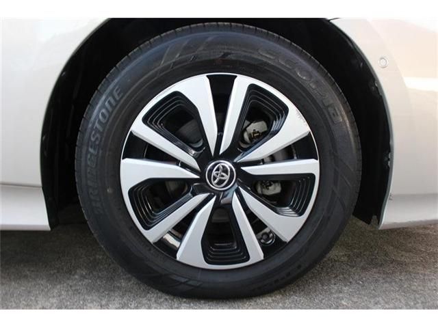 TOYOTA PRIUS PHV 2017