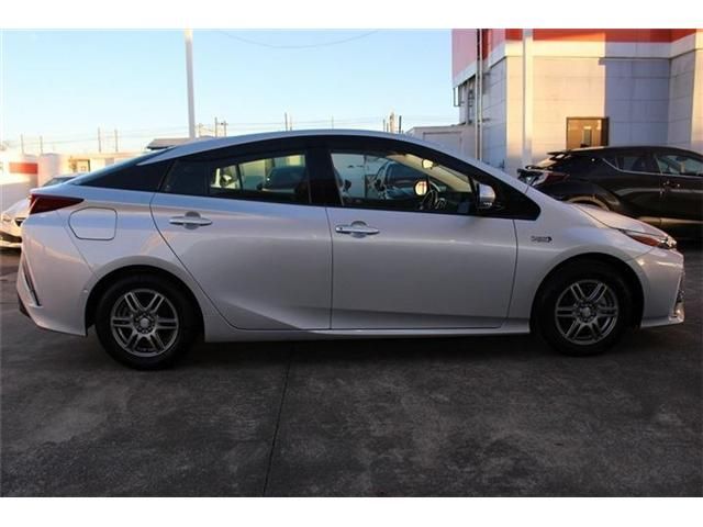 TOYOTA PRIUS PHV 2019