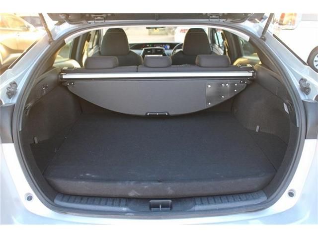 TOYOTA PRIUS PHV 2019