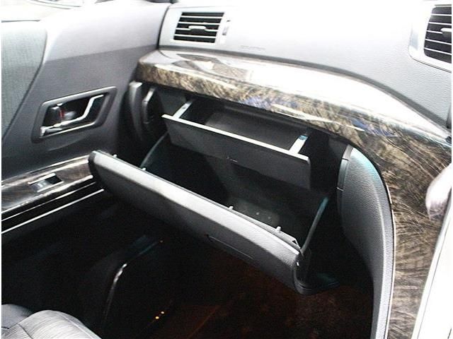 TOYOTA VELLFIRE  HYBRID 4WD 2014