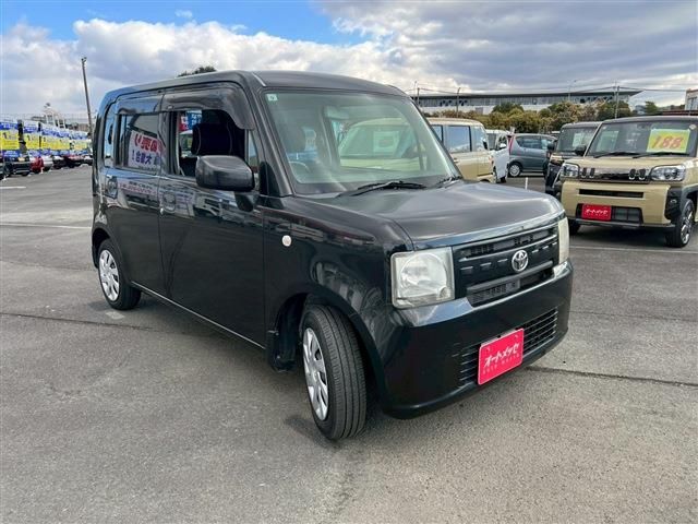 TOYOTA PIXIS SPACE 2012