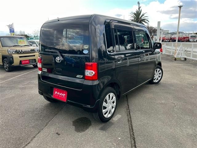 TOYOTA PIXIS SPACE 2012