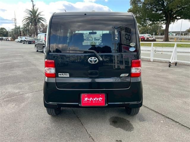 TOYOTA PIXIS SPACE 2012