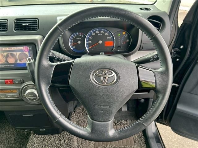 TOYOTA PIXIS SPACE 2012