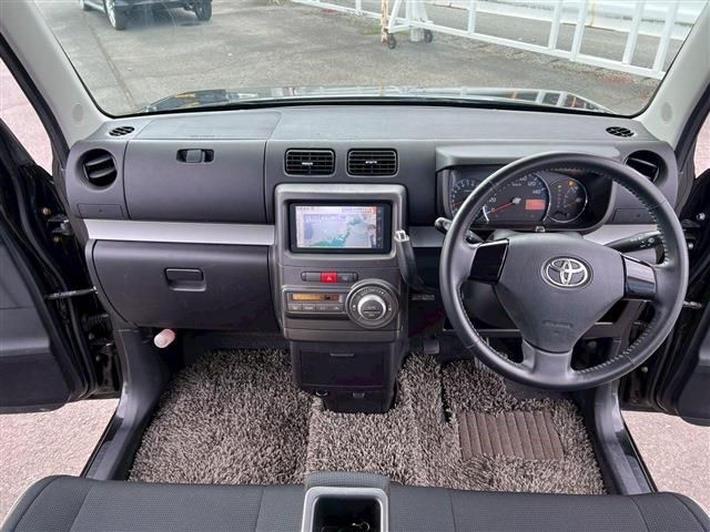 TOYOTA PIXIS SPACE 2012