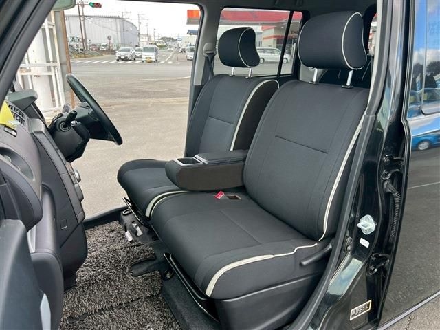 TOYOTA PIXIS SPACE 2012