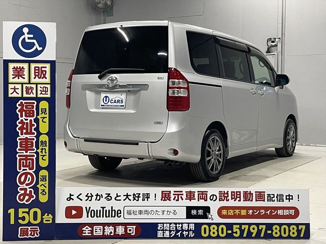 TOYOTA NOAH 2013