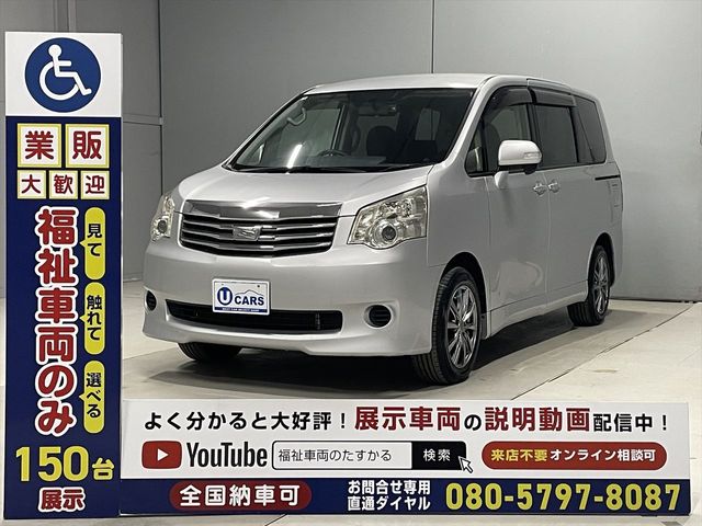 TOYOTA NOAH 2013