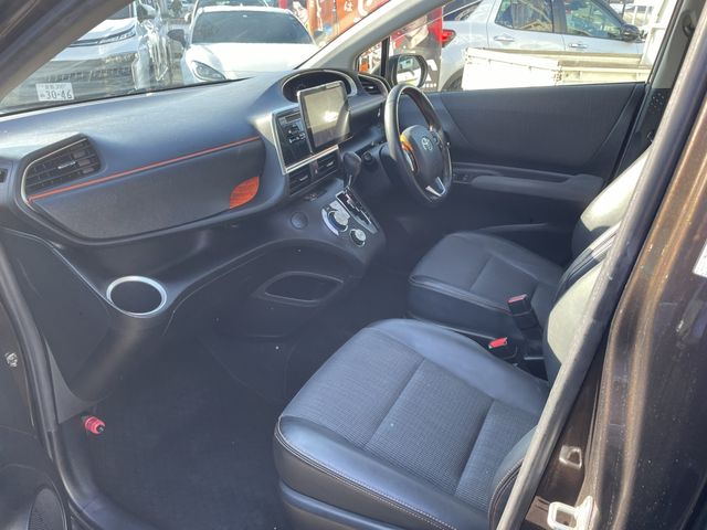 TOYOTA SIENTA HYBRID 2018