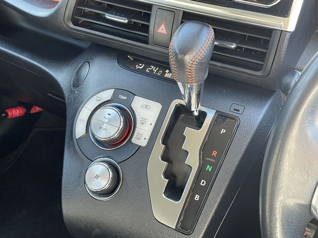 TOYOTA SIENTA HYBRID 2018