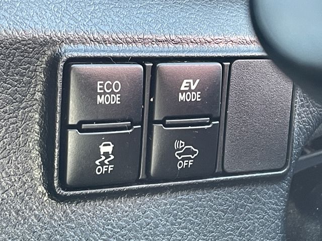 TOYOTA SIENTA HYBRID 2018