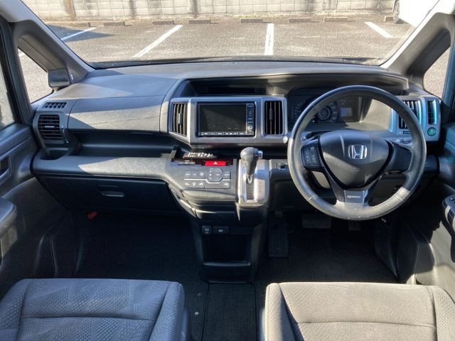 HONDA STEPWAGON SPADA 2010