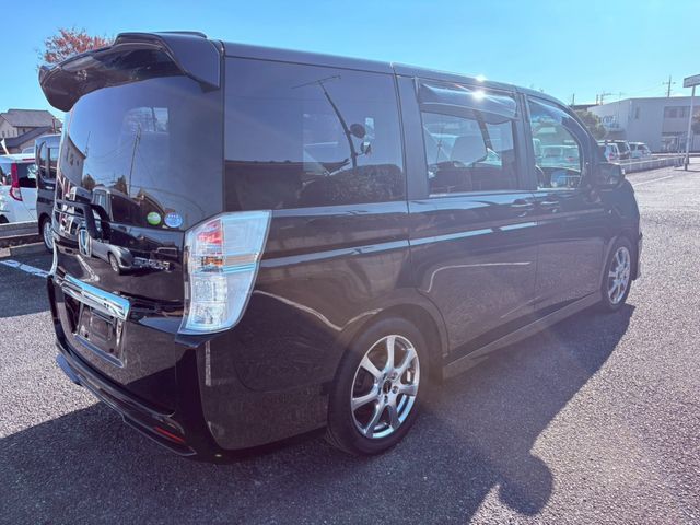 HONDA STEPWAGON SPADA 2010