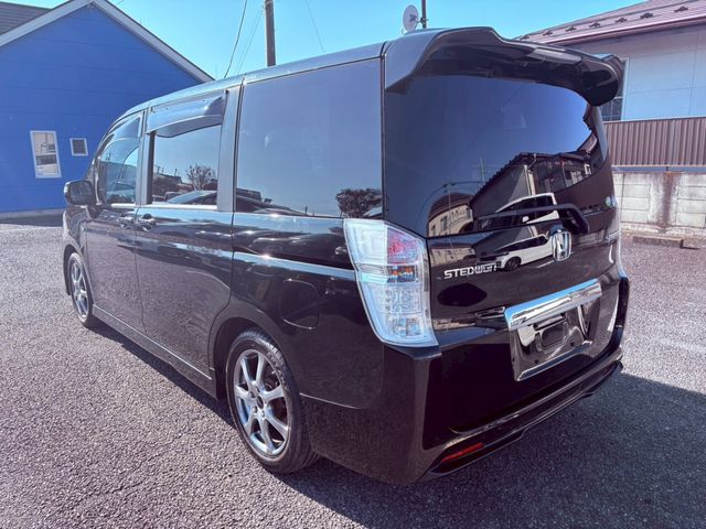 HONDA STEPWAGON SPADA 2010