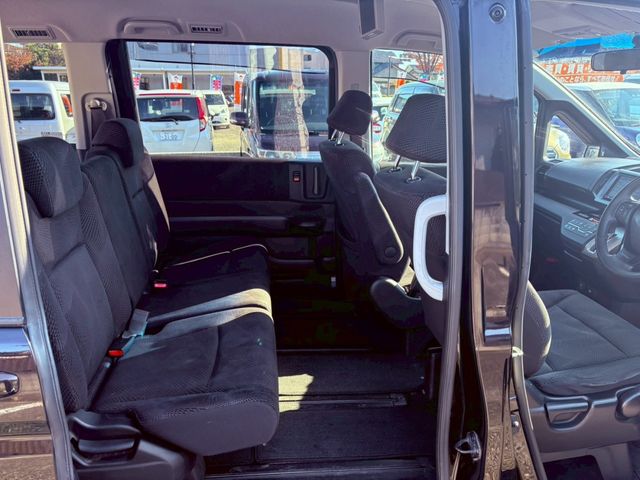 HONDA STEPWAGON SPADA 2010