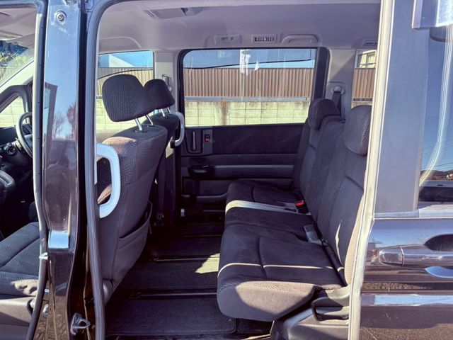 HONDA STEPWAGON SPADA 2010