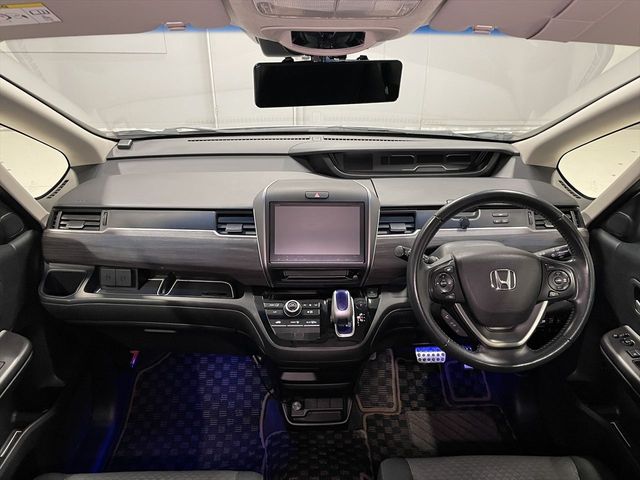 HONDA FREED plus HYBRID 2017