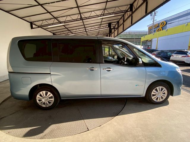 NISSAN SERENA  S-HYBRID 2014