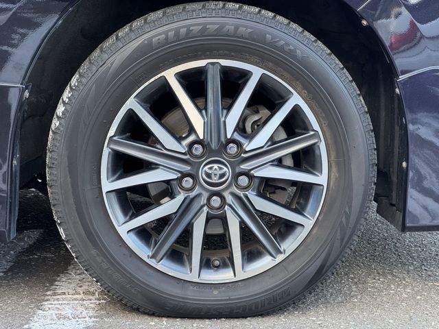 TOYOTA ESQUIRE 4WD 2015