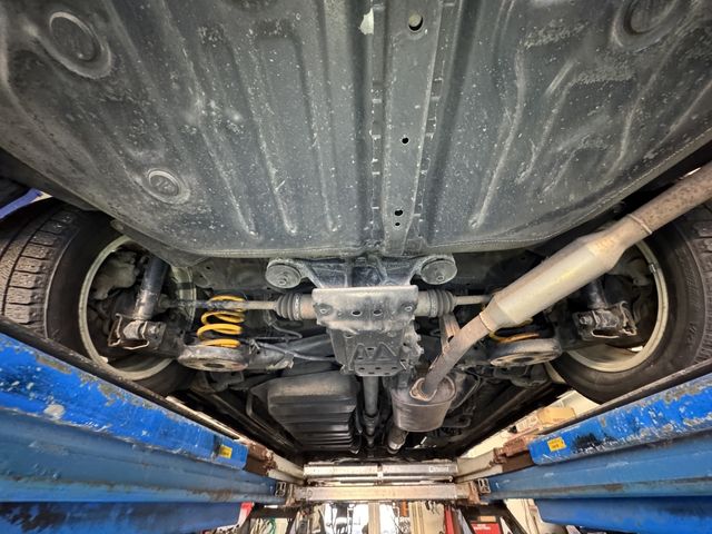 TOYOTA ESQUIRE 4WD 2015