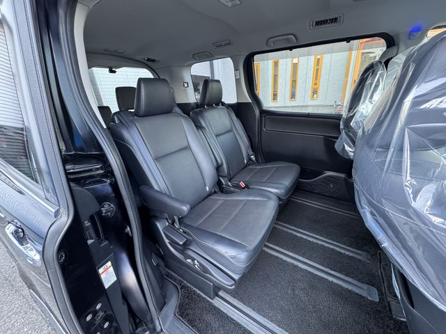 TOYOTA ESQUIRE 4WD 2015