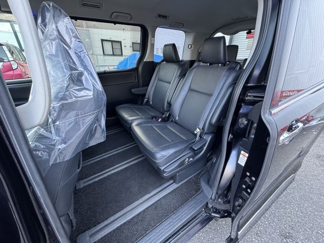 TOYOTA ESQUIRE 4WD 2015