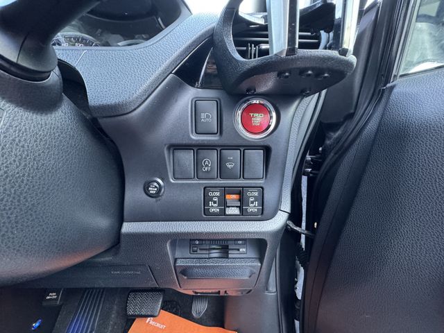 TOYOTA ESQUIRE 4WD 2015