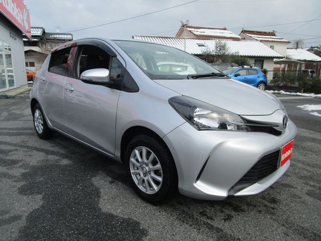 TOYOTA VITZ 2014