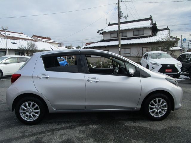 TOYOTA VITZ 2014
