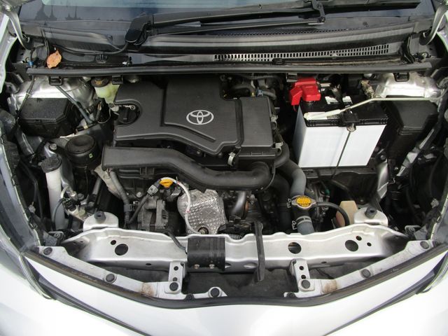 TOYOTA VITZ 2014