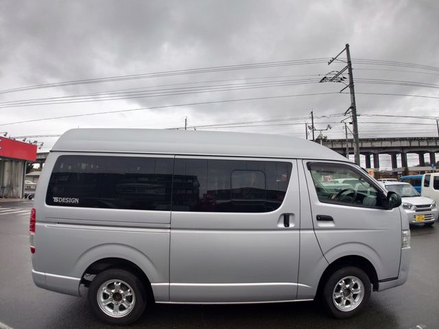 TOYOTA HIACE van 2WD 2017