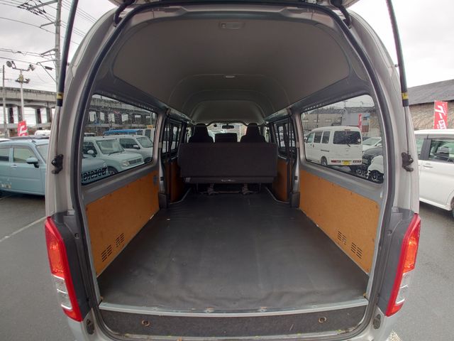 TOYOTA HIACE van 2WD 2017